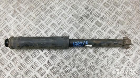 Амортизатор задней балки toyota avensis T27 (92B12