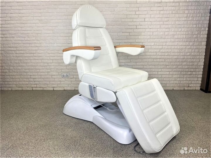 Косметологическое кресло Gabriela White DL-2920