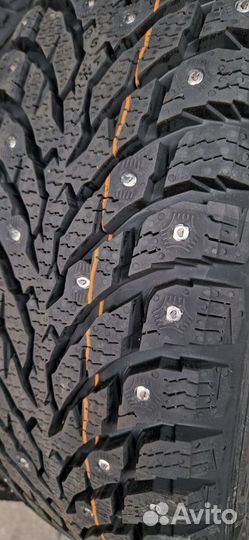 Nokian Tyres Hakkapeliitta 9 SUV 215/65 R16 102T