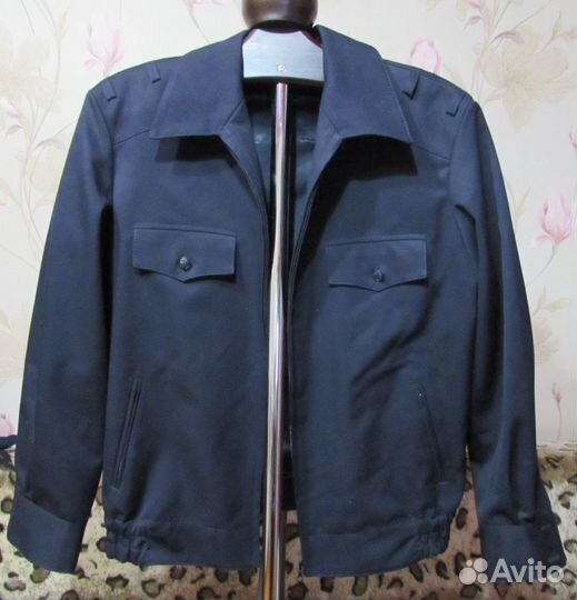 Рубашки и форма полиции