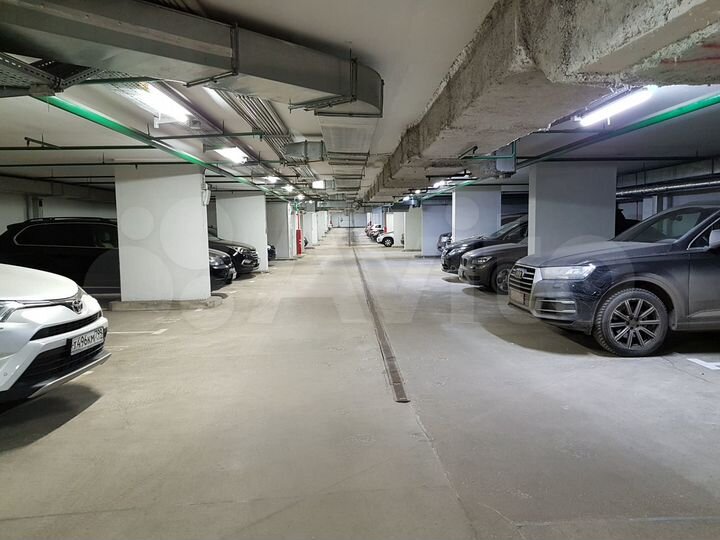 Машиноместо, 14 м²