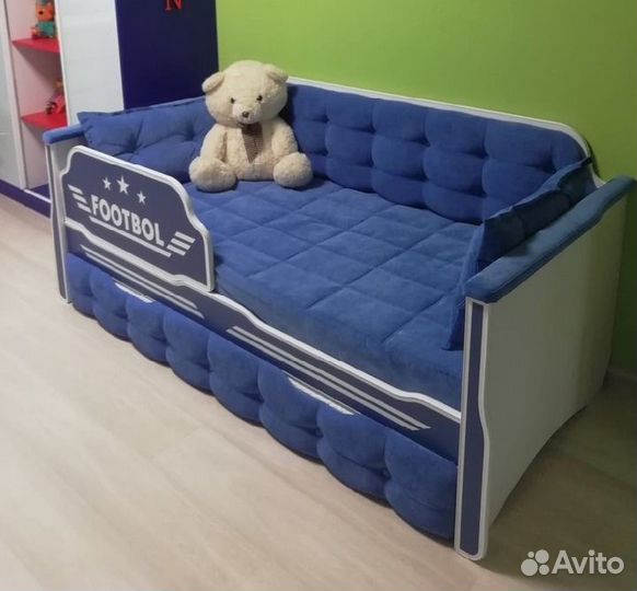 Мягкая тахта с дополнительным спальным местом