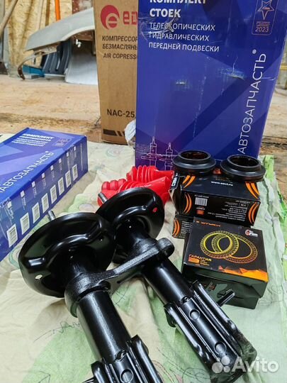 Комплект стоек на калина2 под бочкообр. пружины