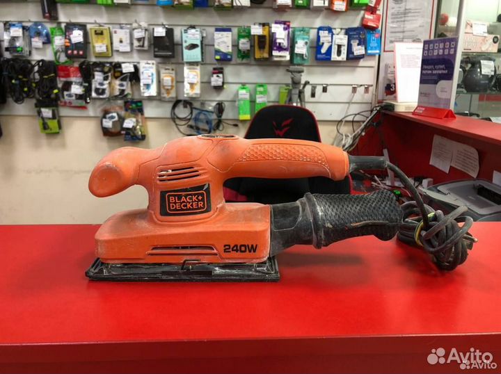 Шлифмашинка black+decker KA310