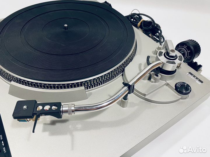 Проигрыватель винила Technics SL-3300