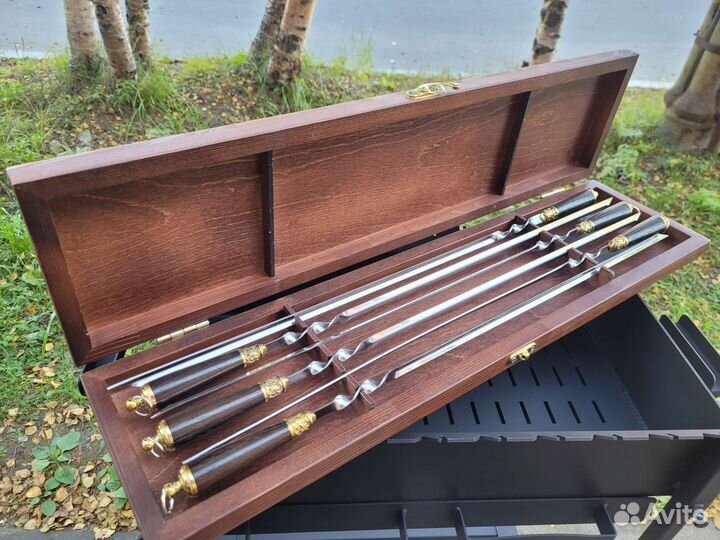 Подарочный набор шампуров в чемодане