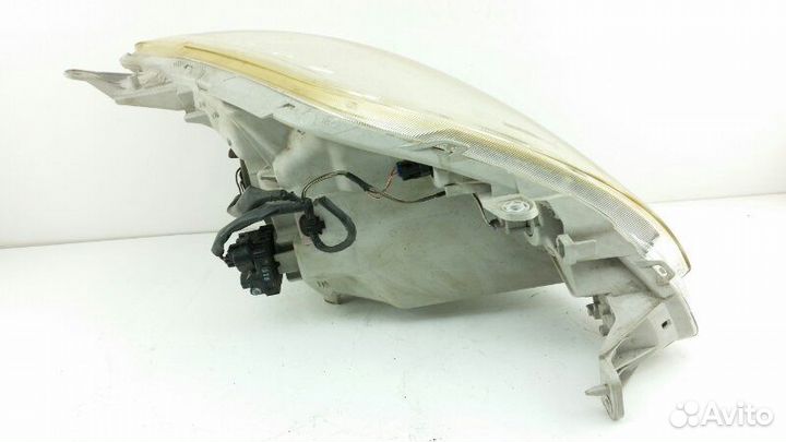 Фара левая Toyota Passo Sette M502E 2010