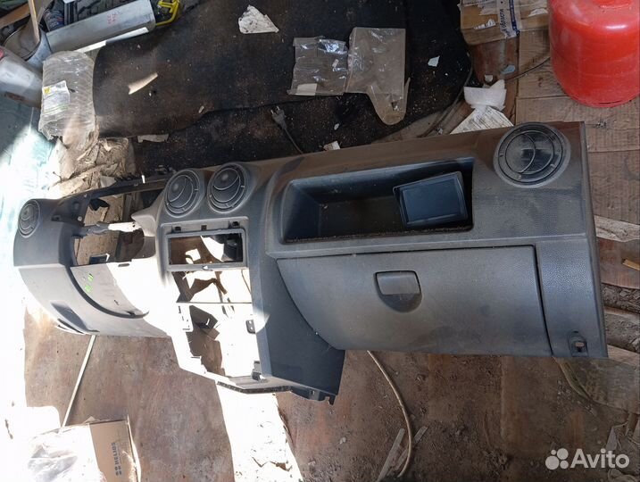 Торпеда renault logan 1