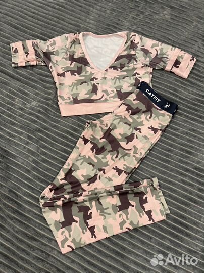 Спортивный костюм женский