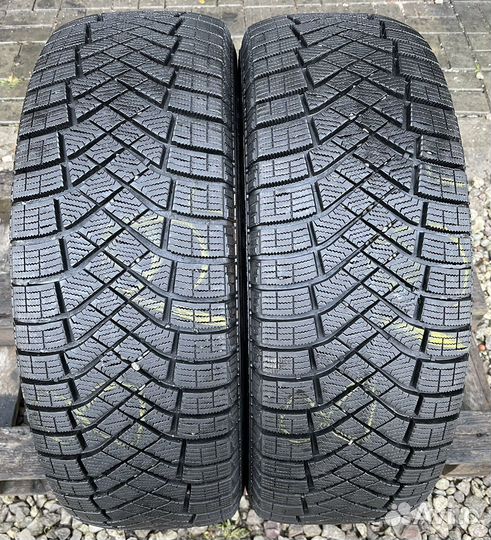 Pirelli Ice Zero FR 225/65 R17