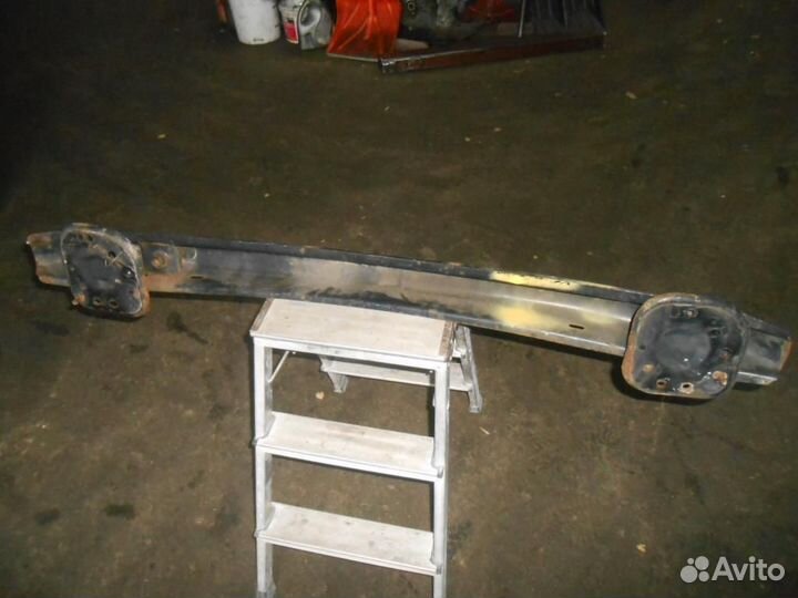 Усилитель заднего бампера Peugeot 307