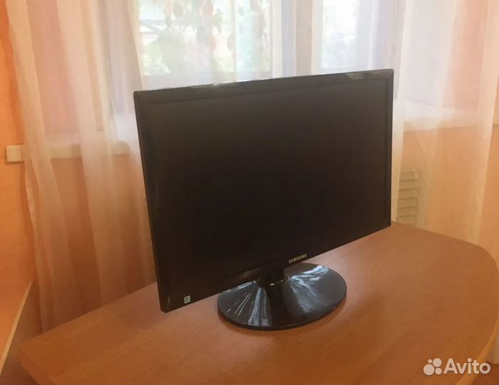 Монитор Samsung SyncMaster S22B300