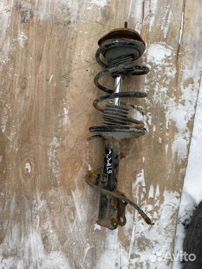 Byd f3 стойка передняя правая в сборе