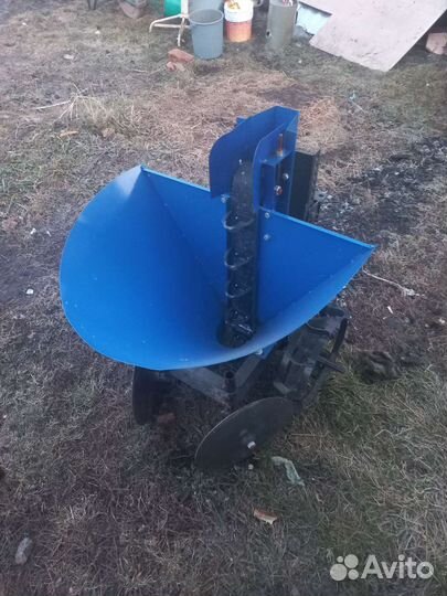 Картофелесажалка для мотоблока