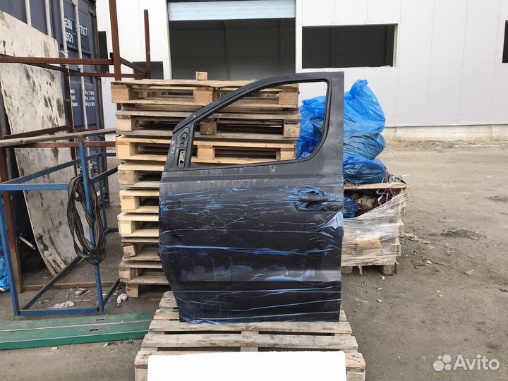 Hyundai Grand Starex/H1 дверь передняя левая