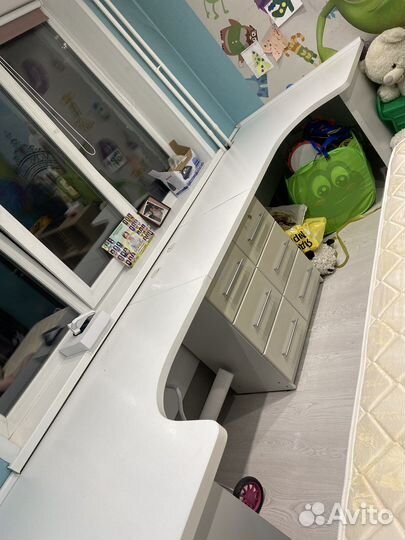 Письменный стол белый с ящиками