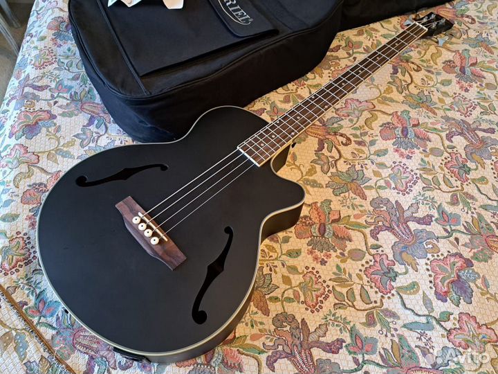 Акустическая-электрическая басс гитара Uriel