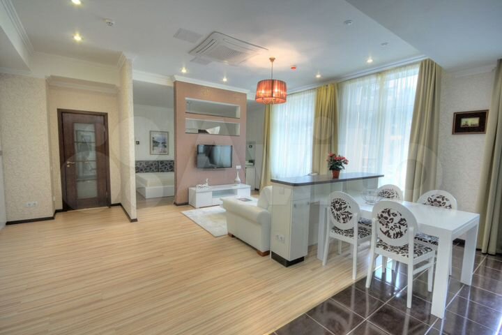 1-к. апартаменты, 85 м², 1/5 эт.