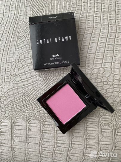 Румяна Bobbi Brown Blush pale pink 9