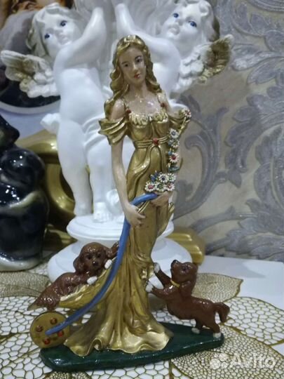Статуэтка СССР Девушка красавица