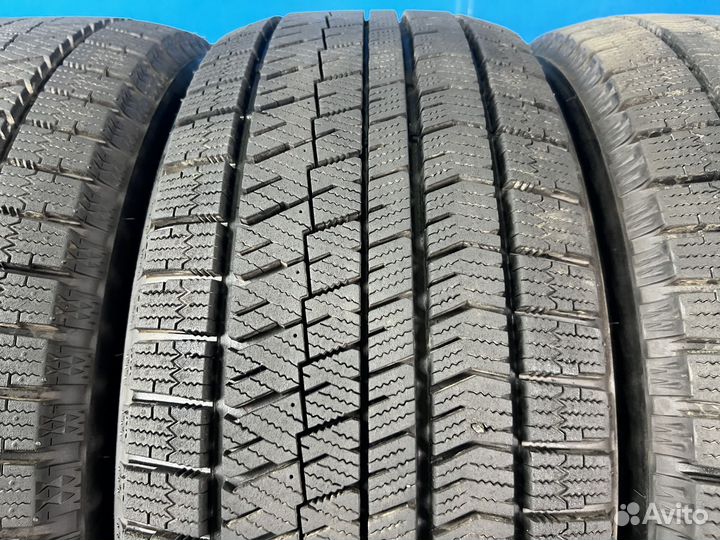 Bridgestone Blizzak VRX2 225/50 R17 95Q