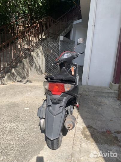 Sym Jet 4