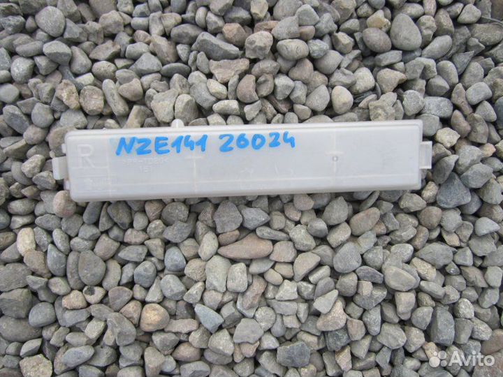 Крышка салонного фильтра Toyota Corolla Fielder