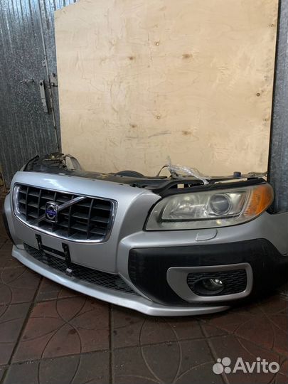 Передняя часть Volvo XC70 Cross Country 2010-2014