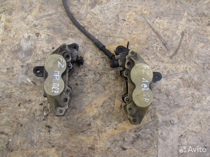 Суппорты передние Yamaha FZS600 fazer Brembo