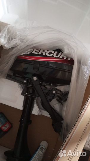 Продам новую лодку Хантер 320Н с мотором Меркурий