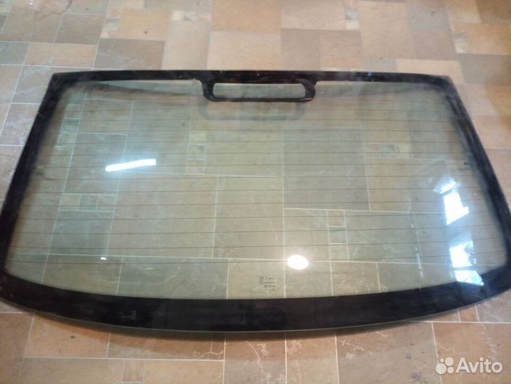 Стекло заднее с подогревом на Ладу Калину 1118