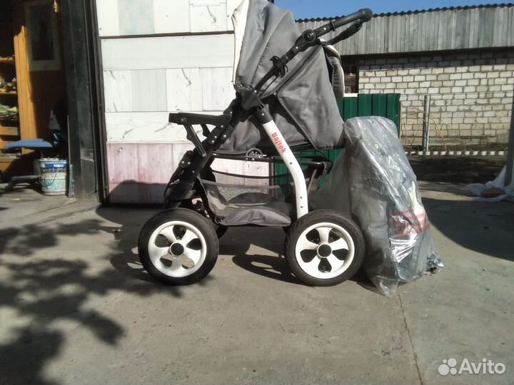 Прогулочная коляска