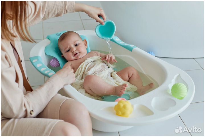 Детская ванна с анатомической горкой и ковшиком hb