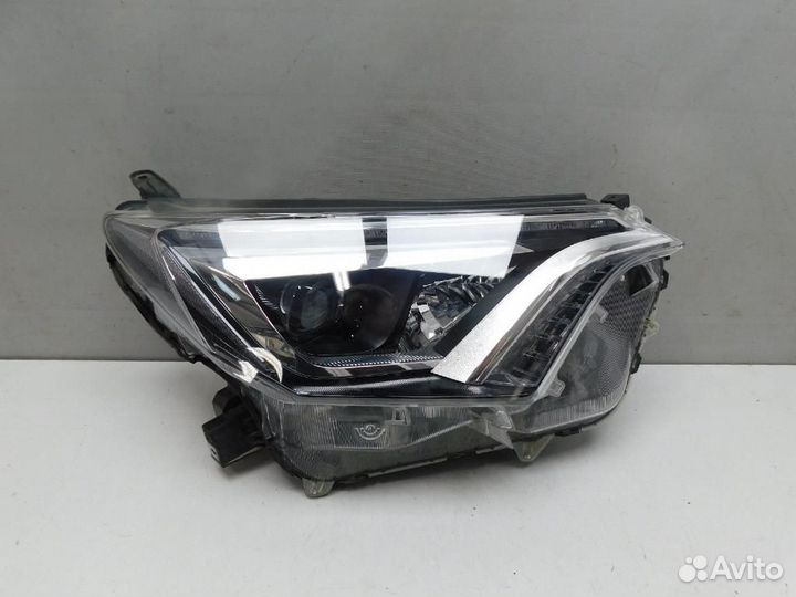 Фара правая Toyota RAV4
