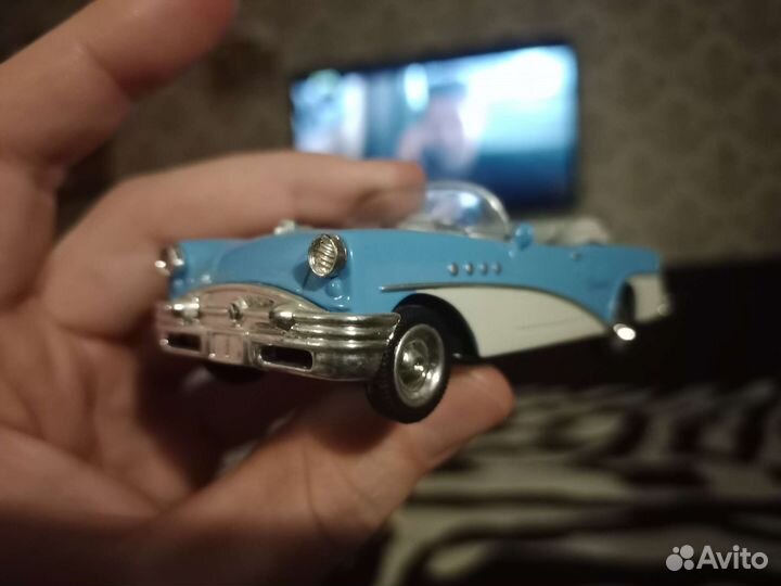 Машинки 1:43 20штуки металл и одна из них 1:64