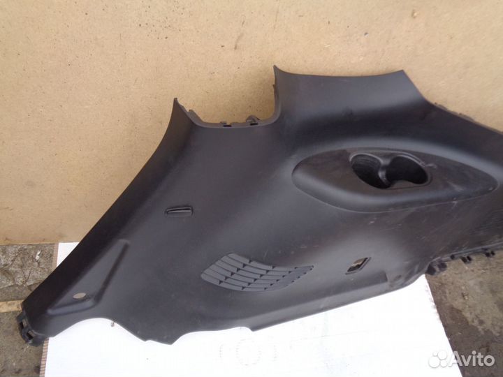 Ниссан Патрол Y62, Обшивка багажника правая