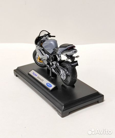 Модель Welly мотоцикл Triumph Daytona 675 серый