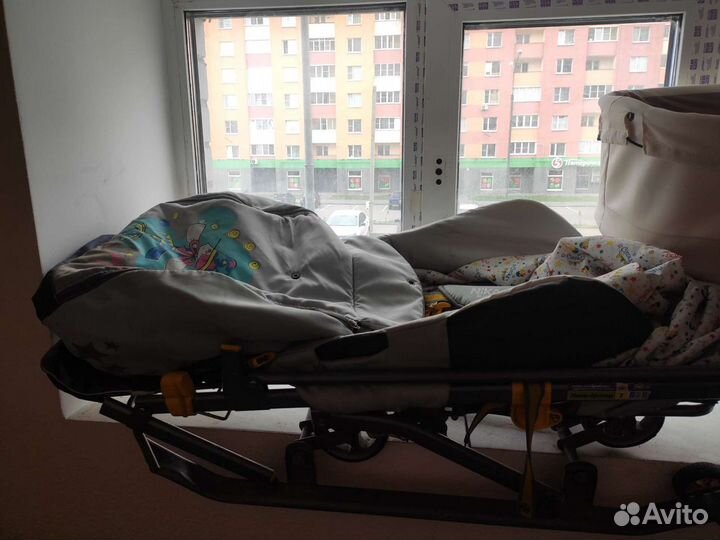 Продам зимнюю коляску