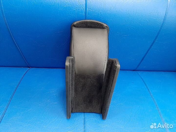 Подлокотник Skoda octavia A4 Tour