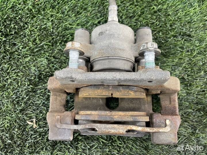 Суппорт тормозной задний правый Bmw X1 E84 N47D20