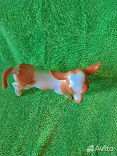 Фарфоровая статуэтка телёнок лфз