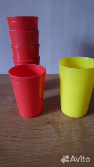 Пластиковые стаканы и кружки многоразовые
