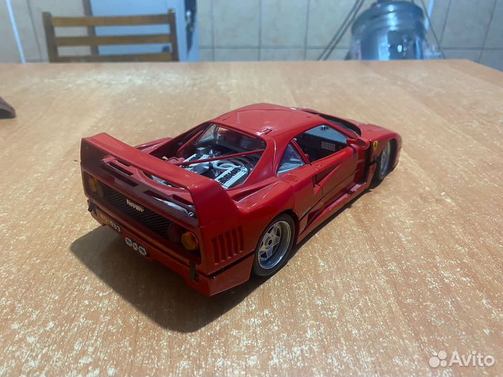 Модель Ferrari F40 Bburago Italy 1/18