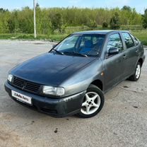 Volkswagen Polo 1.6 MT, 1996, 289 000 км, с пробегом, цена 129 000 руб.