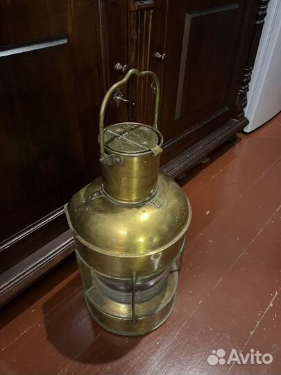 Старинный корабельный якорный фонарь