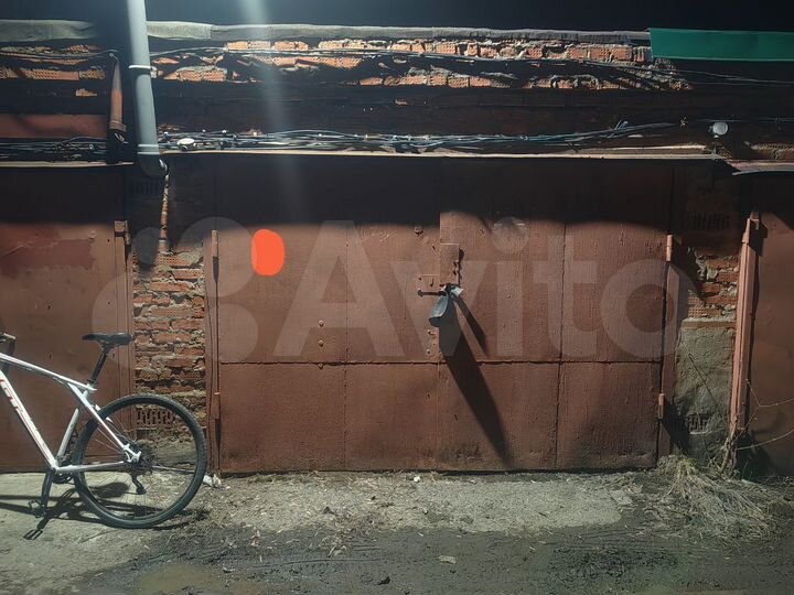 Гараж, > 30 м²