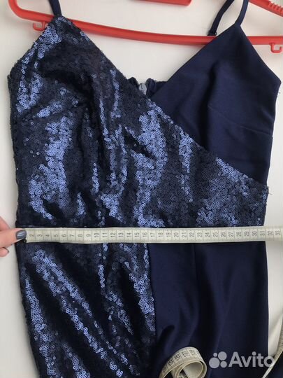 Синий комбинезон с запахом в пайетках