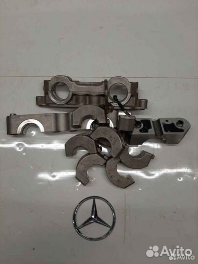 Крепление распредвала (комплект ) Mercedes
