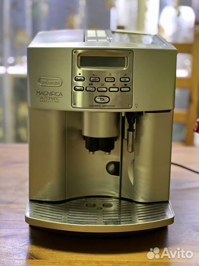 Кофемашина delonghi magnifica