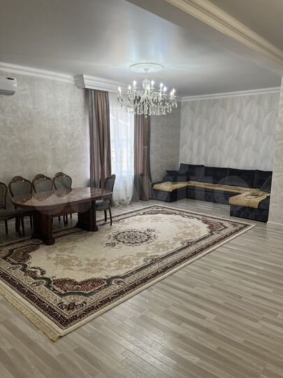 Дом 240 м² на участке 4,5 сот.